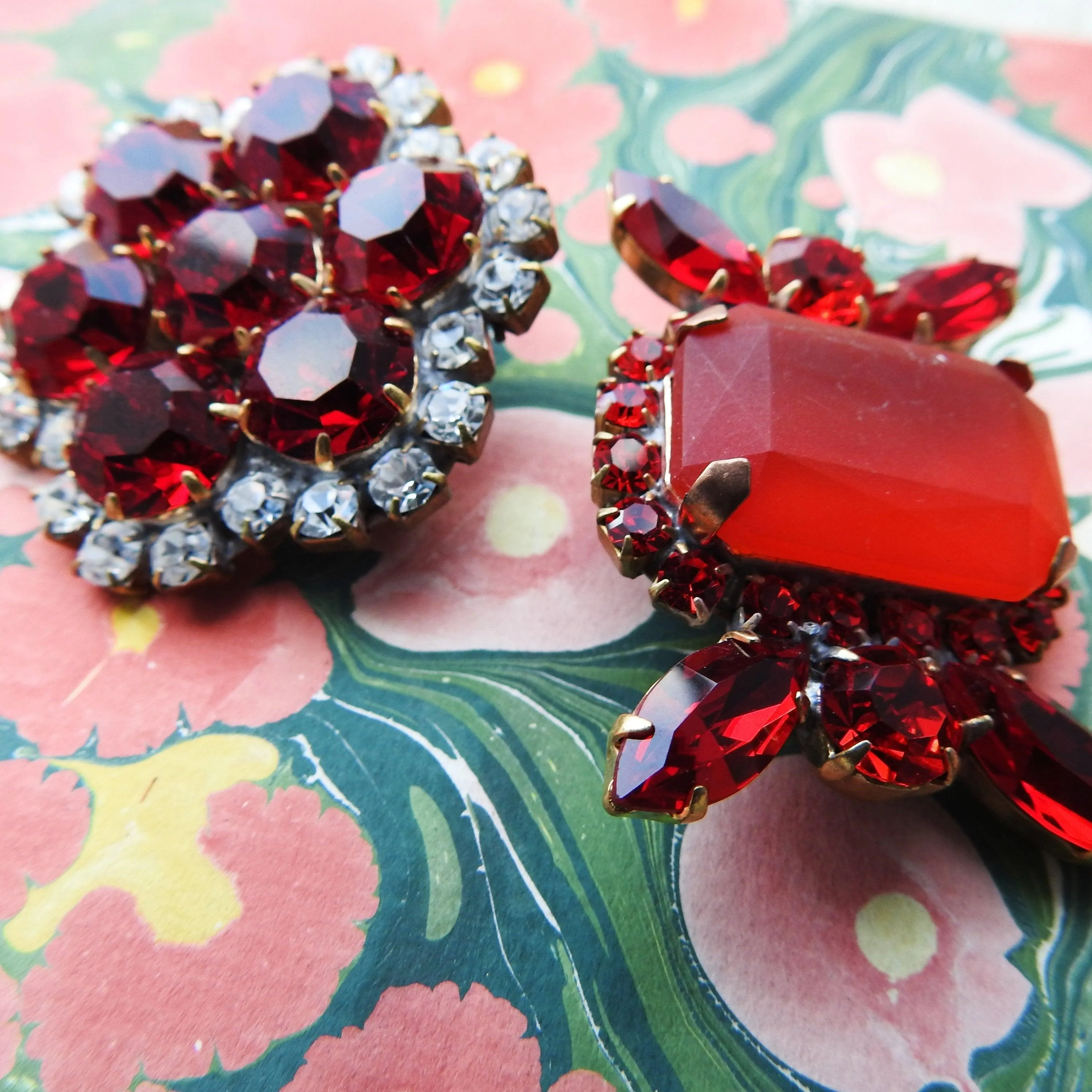 Brooch jewelry lot
