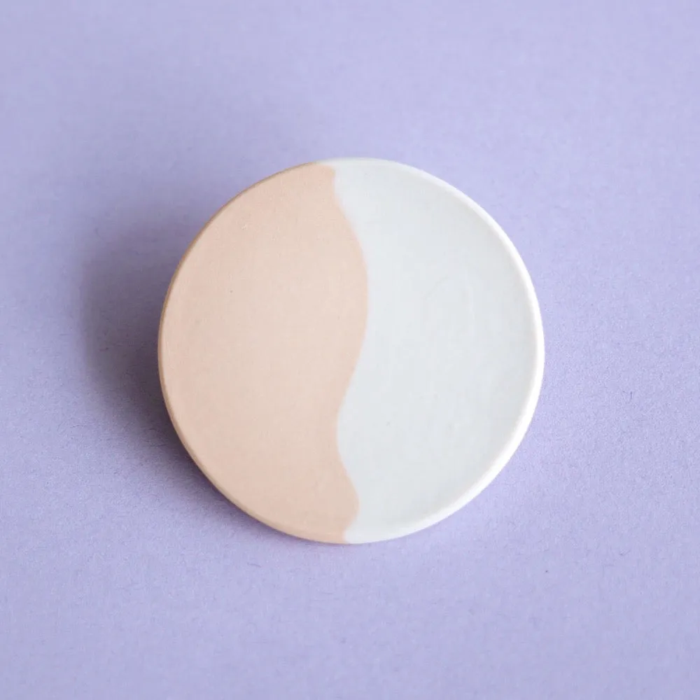 Porcelain brooch Tondo