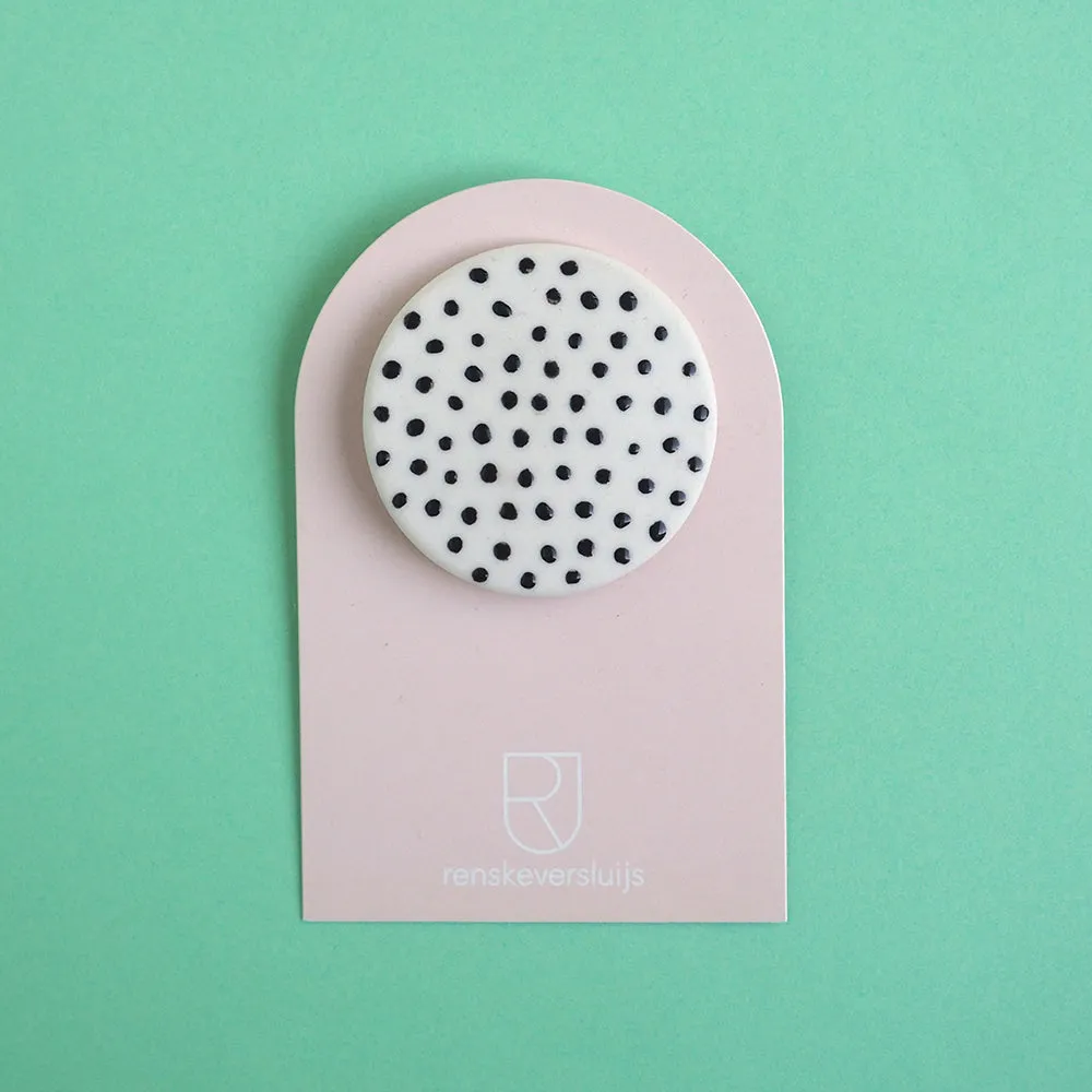 Porcelain brooch Tondo
